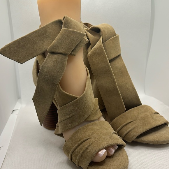 Raye Suede Gladiator Sandals- New Size 37.5 US Size 6.5 - Picture 1 of 12